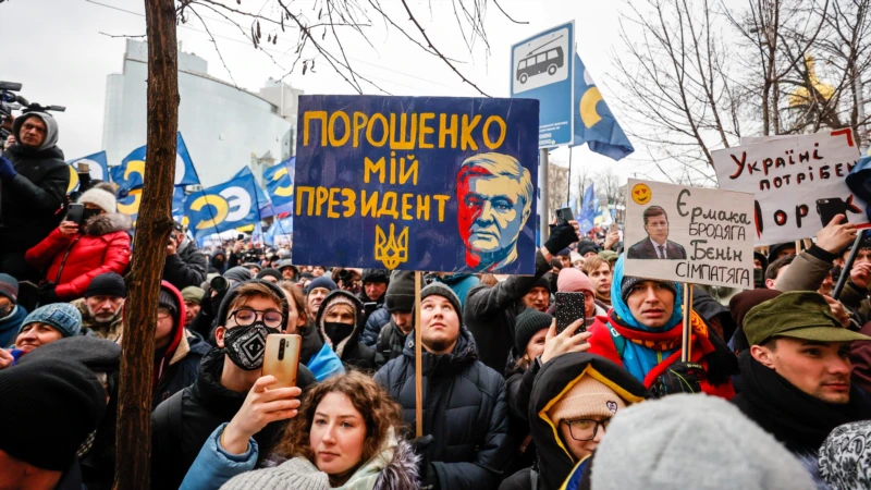 Cуд в Киеве перенёс решение о мере пресечения для Порошенко на 19 января