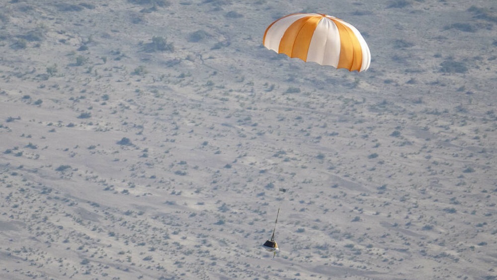 Аппарат OSIRIS-REx успешно доставил образцы, собранные на астероиде Бенну, на Землю