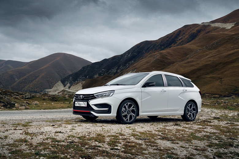 АвтоВАЗ навал продажи Vesta SW Sportline – первого «спортивного» универсала Lada с форсированным двигателем