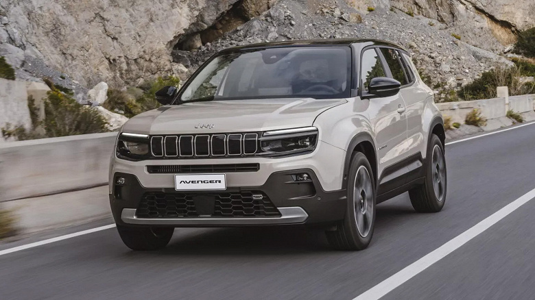 Jeep Avenger получил бензиновый мотор вместо электрического — и подешевел на 14 тыс. долларов