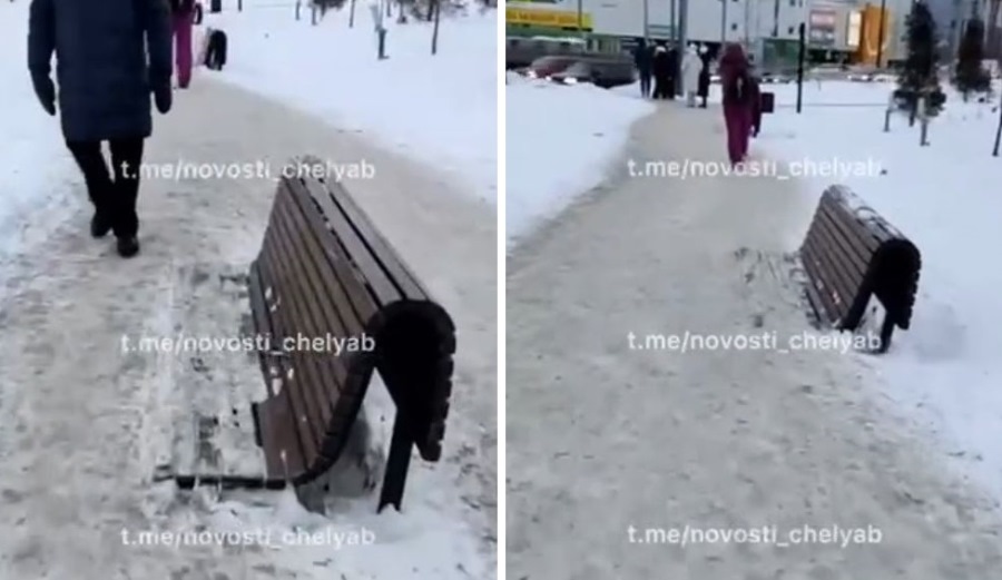 В Челябинске жители протоптали себе тротуар в снегу по скамейкам