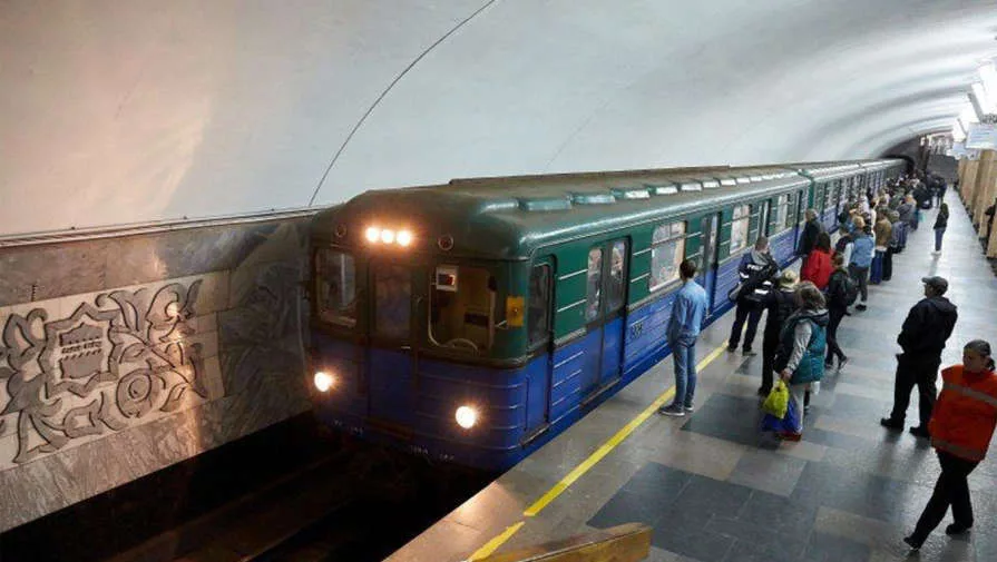 Мэр Харькова объявил, что метро после взрывов не работает