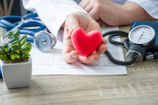 давлением единым Ученые расширили число факторов риска болезней сердца