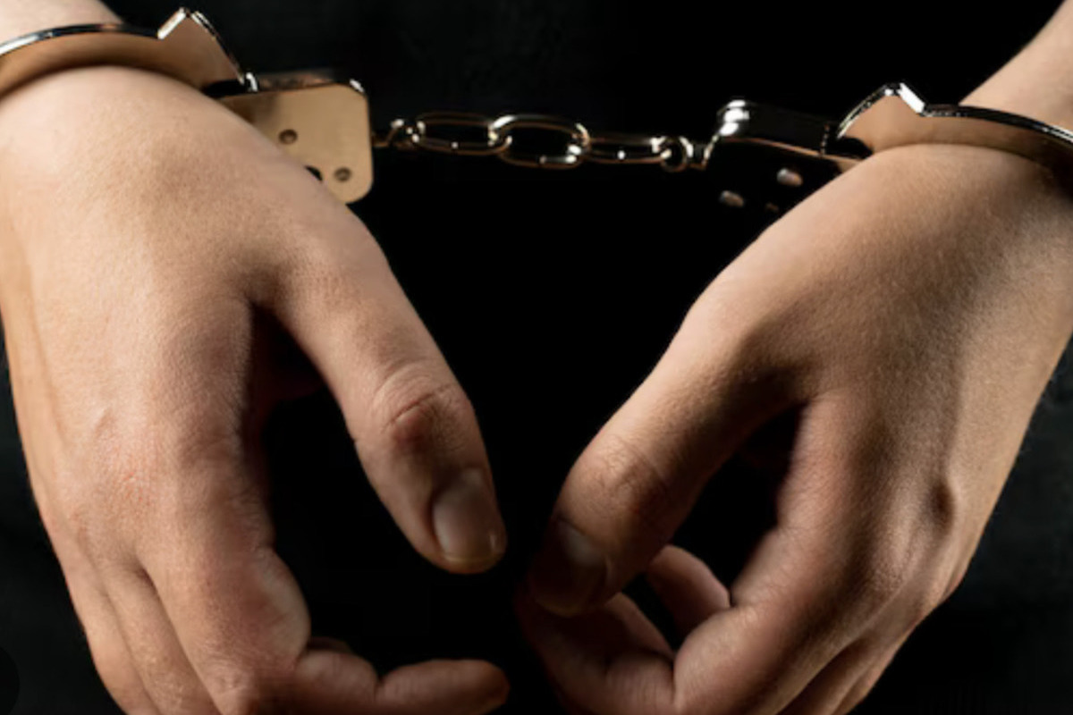 полиции задержали мужчину изнасиловавшего 16 летнюю сестру бойца СВО