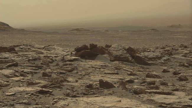 Марсоход Curiosity обнаружил оксид марганца на Марсе. Он может указывать на возможную микробную жизнь миллиарды лет назад