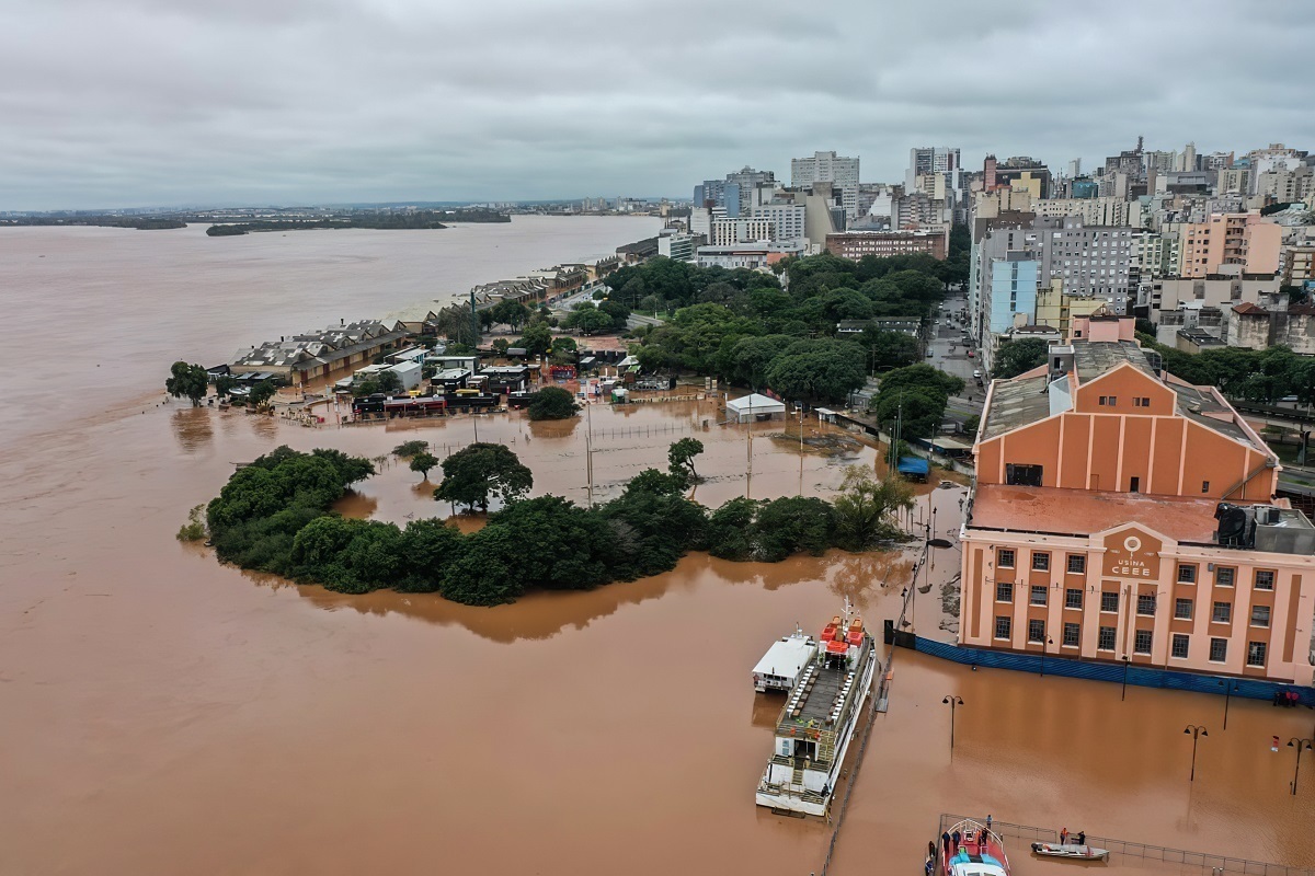 жертв в результате рекордного наводнения в Бразилии выросло Похоже