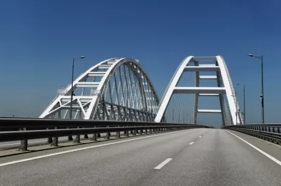 На Крымскому мосту восстановили движение автотранспорта