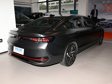 Новейший Volkswagen Magotan появился у дилеров в Китае. Живые фото