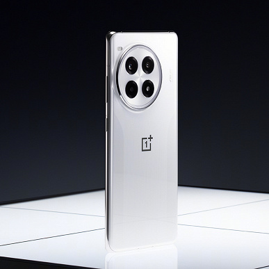 6100 мАч, 100 Вт и много памяти сделали свое дело. OnePlus Ace 3 Pro стал суперхитом в Китае: за четыре дня до премьеры на него оформлено уже 230 тыс. заказов