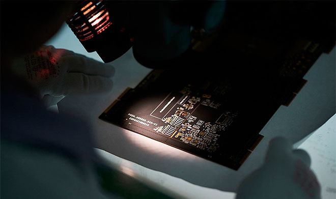 Yadro готовит планшет на чипе RISC-V