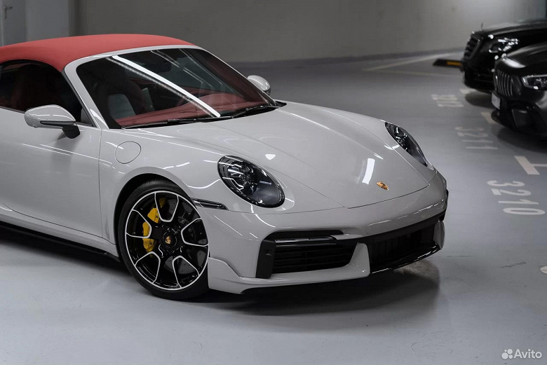В России на продажу выставили вершину линейки Porsche 911 — Porsche 911 Turbo S с 650-сильным мотором и разгоном до 100 км/ч за 2,7 с