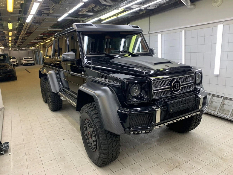 В России на продажу выставили редчайший Гелендваген. За шестиколесный Mercedes-AMG G63 просят более 100 миллионов рублей