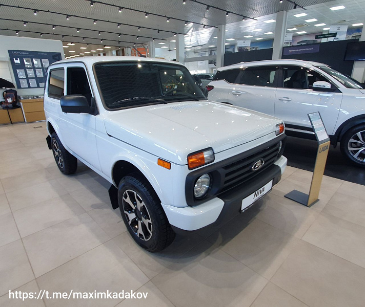 «Легендарная» Lada Niva за 1,4 млн рублей — суровая реальность. Машины подорожали, а дилеры не отказываются от «допов»