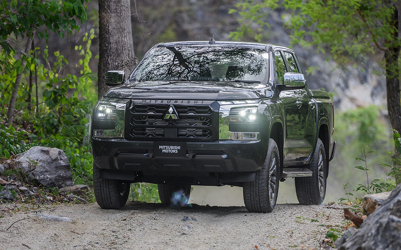 Дилер привез в Россию новый Mitsubishi L200 шестого поколения — дорого