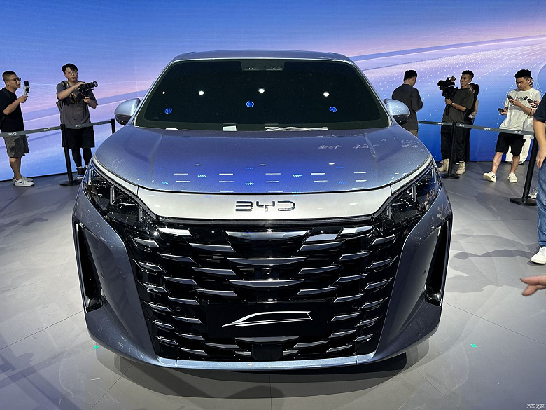 Аналог Toyota Alphard от самой BYD. Новейший микроавтобус BYD Xia представлен в Китае