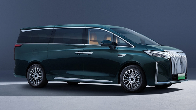 Очередной заменитель Toyota Alphard официально выходит в России. Great Wall Motor получила ОТТС на минивэн Wey 80