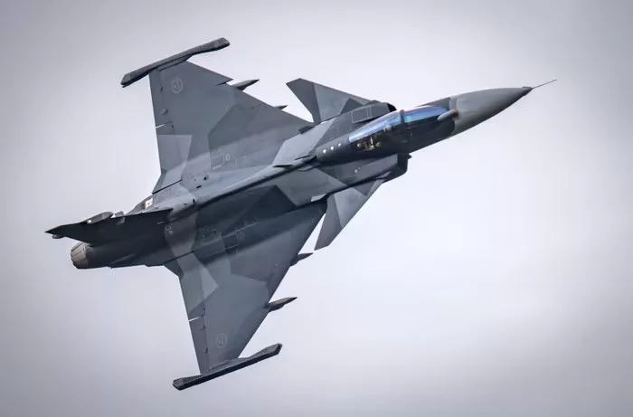 Самолет Jas Gripen