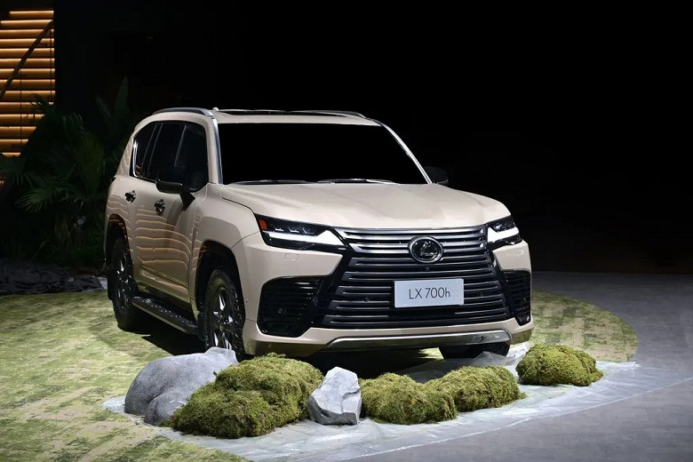 Премиум-Land Cruiser нового поколения. Lexus LX 700h показали вживую, объявлены цены