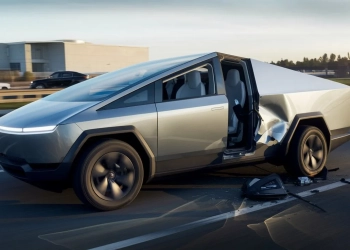 Продажи Tesla Cybertruck резко упали